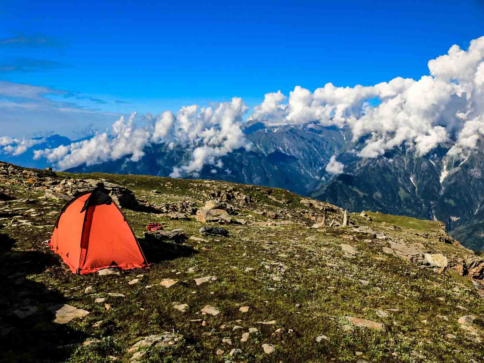 Day 1: Arrival at Manali – Drive to Gulaba – Trek to Campsite