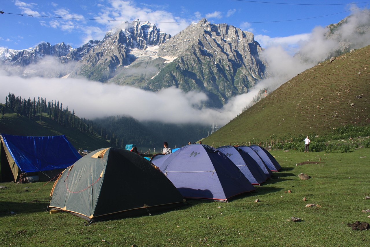  Arrive at Base Camp – Chhetti Village