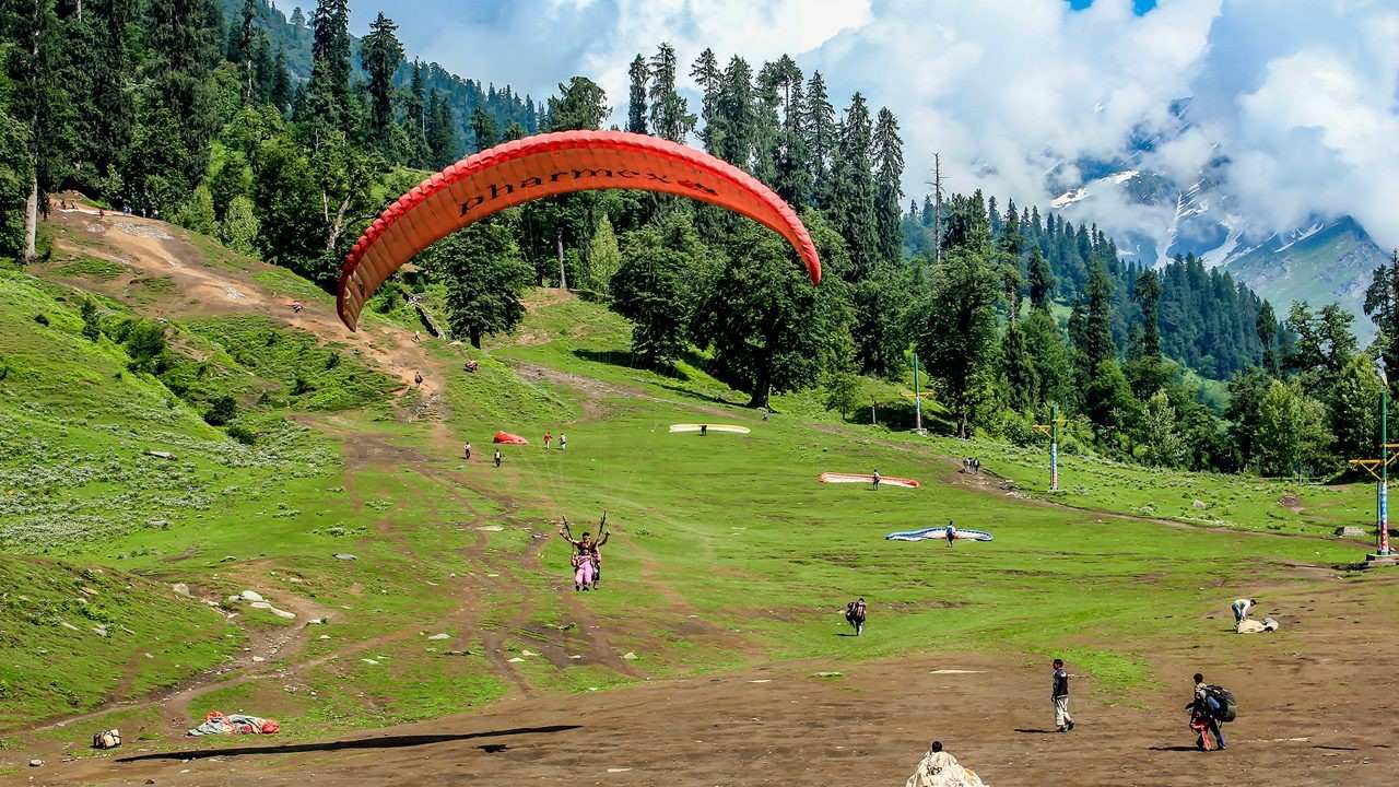 Rohtang Pass, Atal Tunnel & Solang Valley Tour